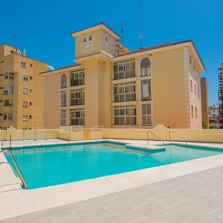 Beach&pool Select توريمولينوس